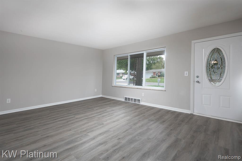 50659 Dartmoor Drive, Shelby Twp, MI 48317 — Photo 3