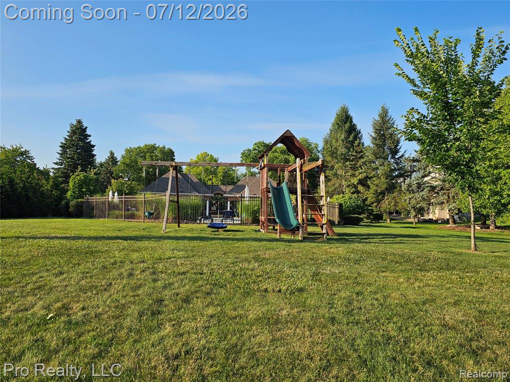 13838 Fawn Woods Court, Plymouth, MI 48170 — Photo 37