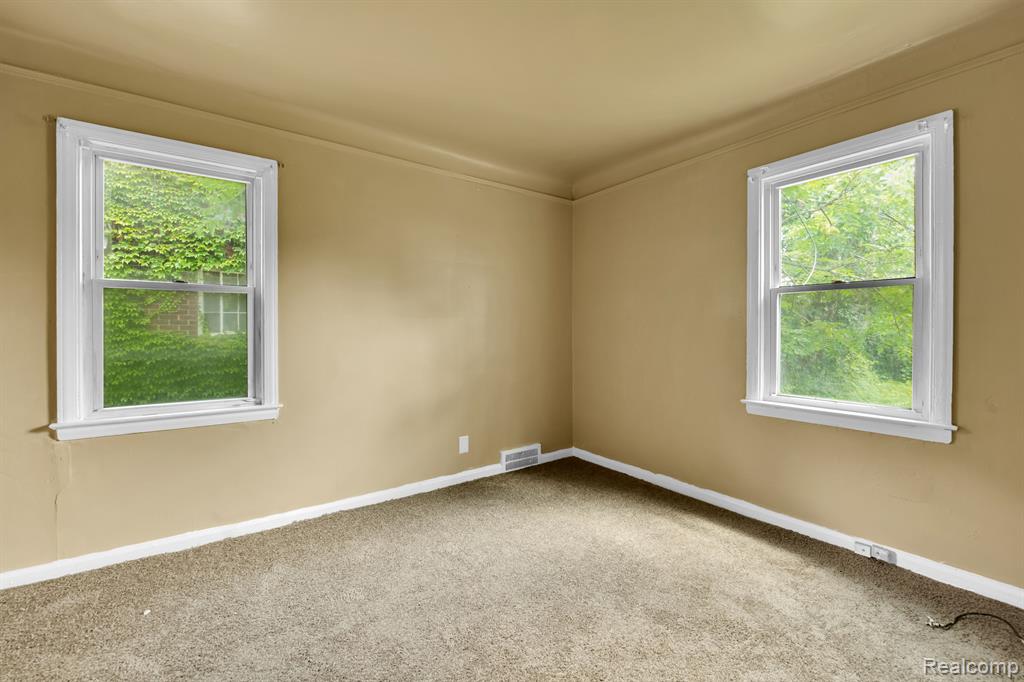 9566 HUBBELL Street, Detroit, MI 48227 — Photo 8
