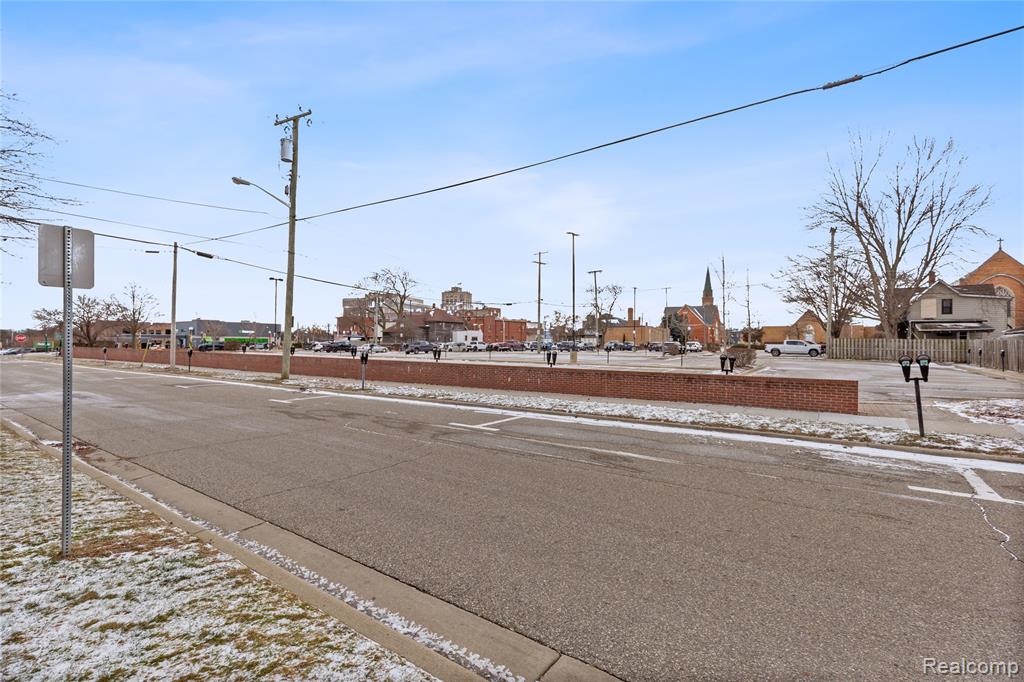 72 Clinton Street, Mount Clemens, MI 48043 — Photo 27