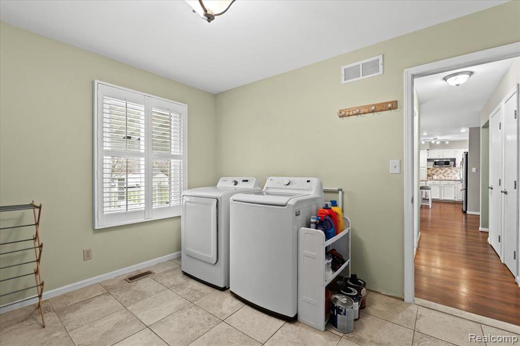 80 GROVELAND Drive, Howell, MI 48843 — Photo 12