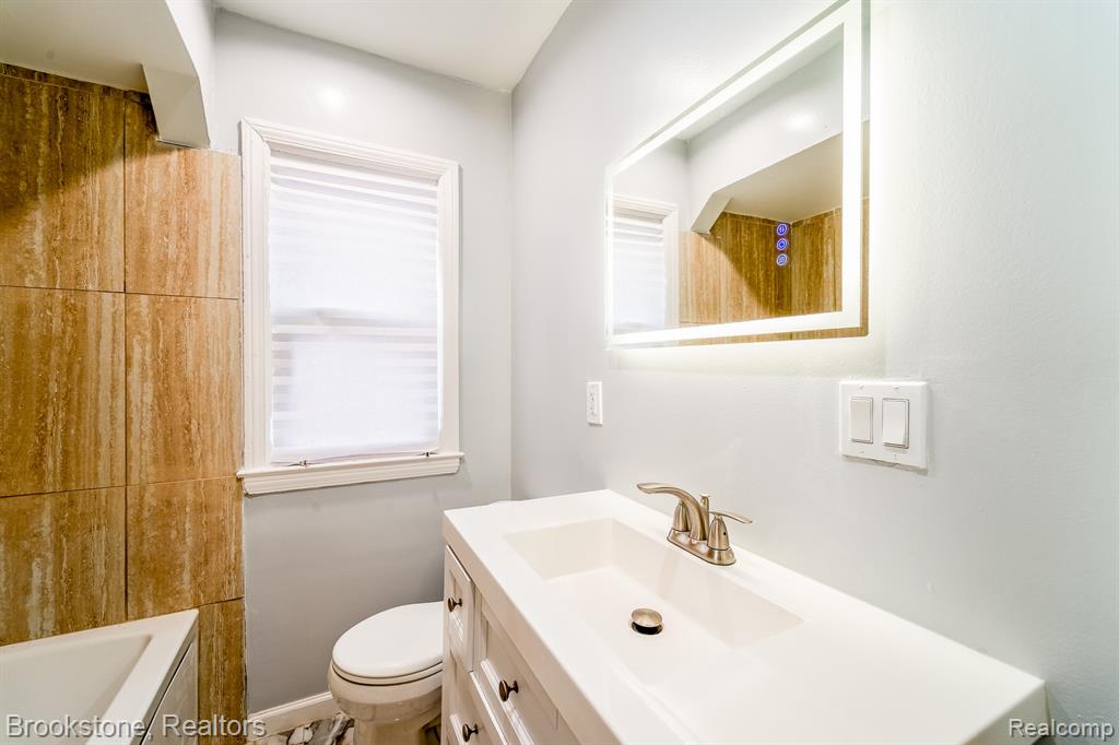 17228 Stout Street, Detroit, MI 48219 — Photo 21