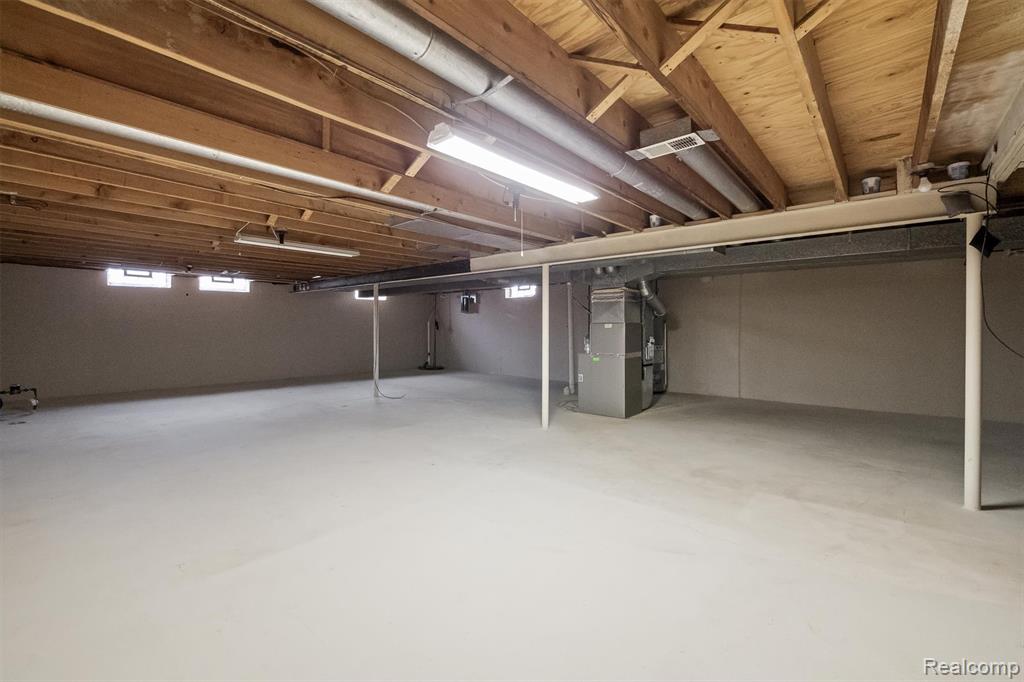 11326 Common Road, Warren, MI 48093 — Photo 31