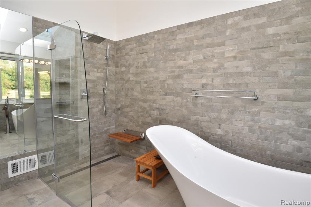 457 Cambridge Way, Bloomfield Hills, MI 48304 — Photo 29