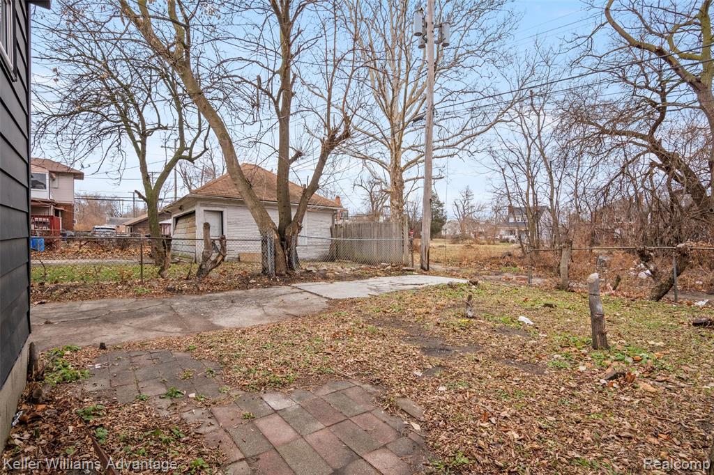 2427 Highland Street, Detroit, MI 48206 — Photo 28