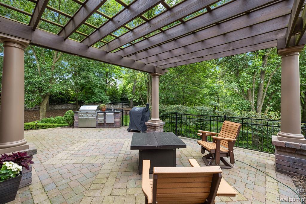 4688 Fawn Hill Court, Rochester, MI 48306 — Photo 6