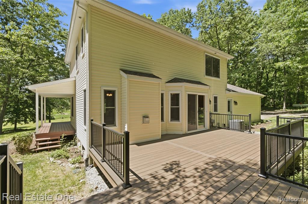 3559 Perry Lake Road, Ortonville, MI 48462 — Photo 8