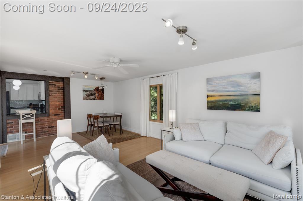 636 Waddington Street, Bloomfield Hills, MI 48301 — Photo 20