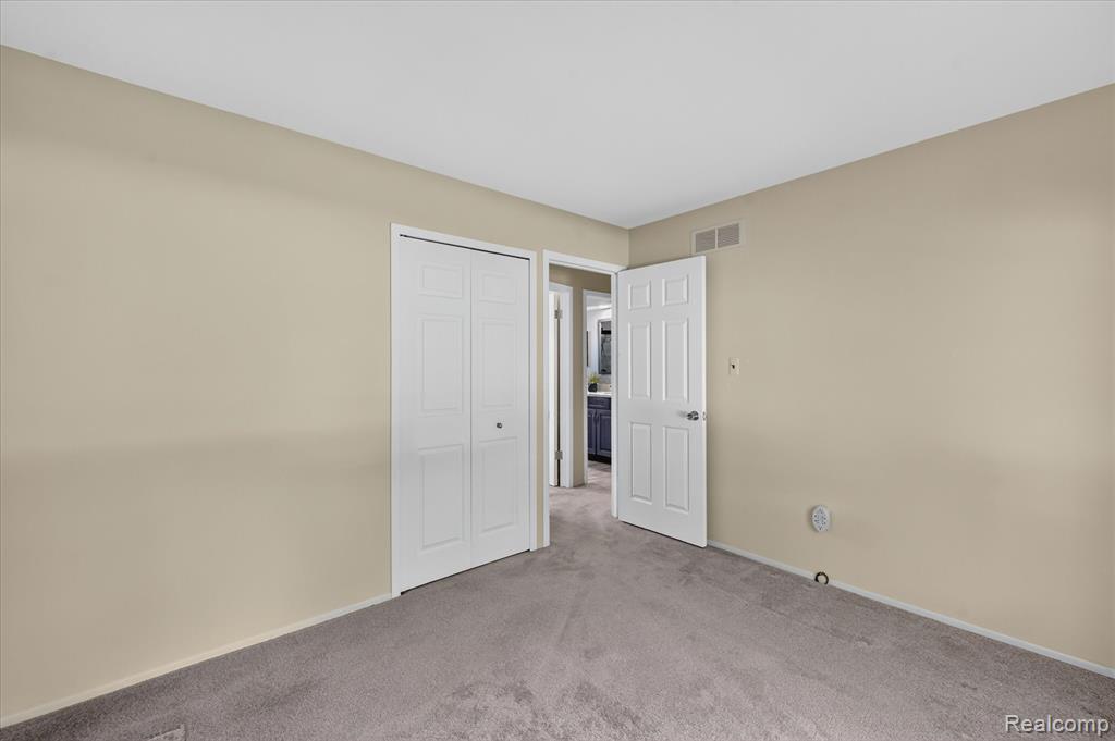 7026 London Court, Canton, MI 48187 — Photo 23