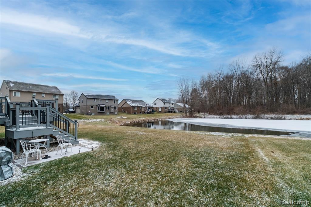 13704 Chester Court, Belleville, MI 48111 — Photo 33