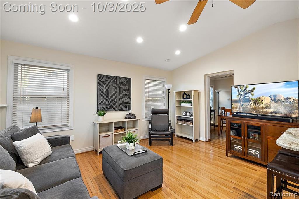 13154 Kingston Avenue, Huntington Woods, MI — Photo 11