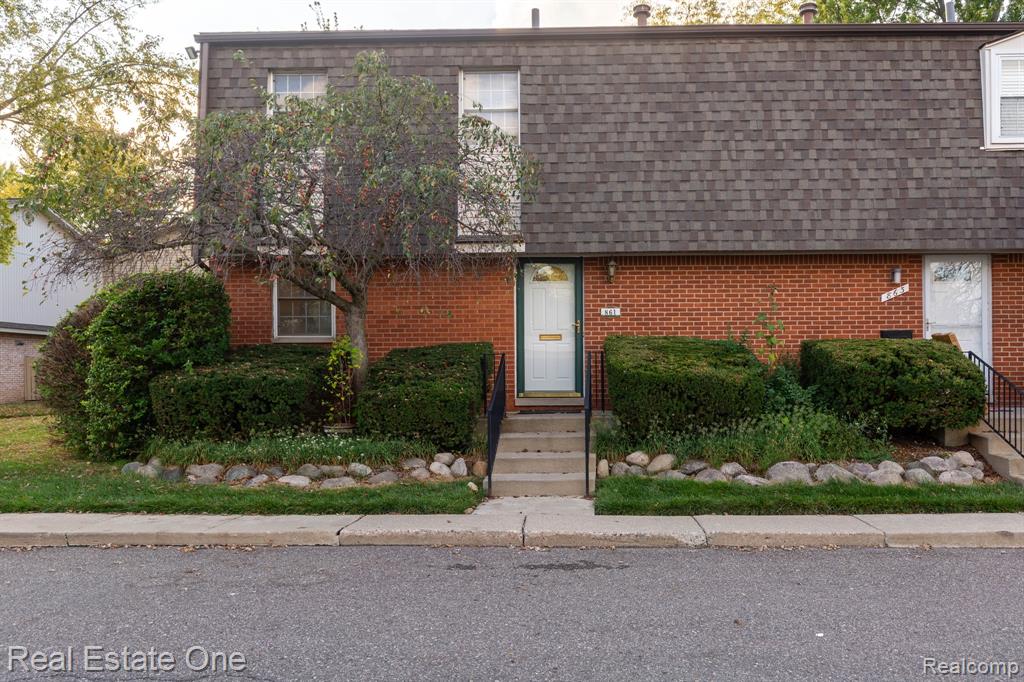 861 Kirts Boulevard, Troy, MI 48084 — front exterior