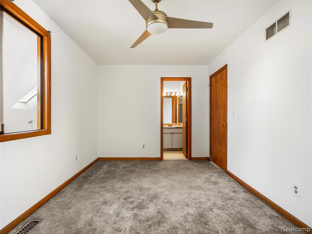 9026 E Bluewater Drive, Clarkston, MI 48348 — Photo 14