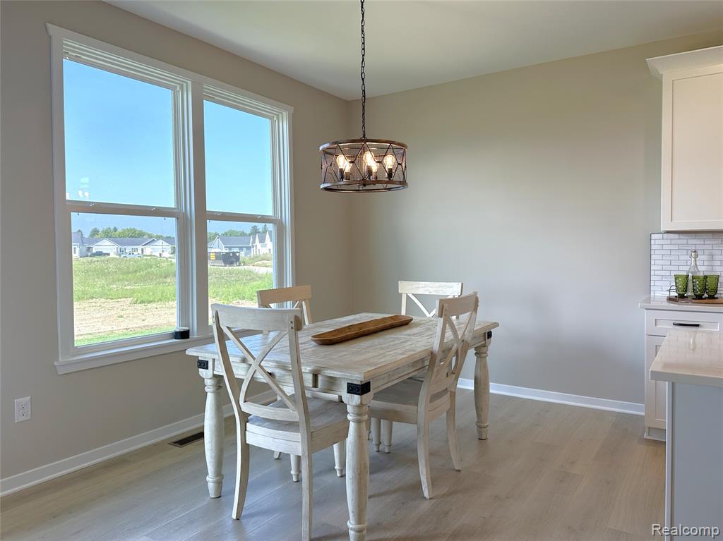 331 MCDOWELL DR, Howell, MI 48843 — Photo 8