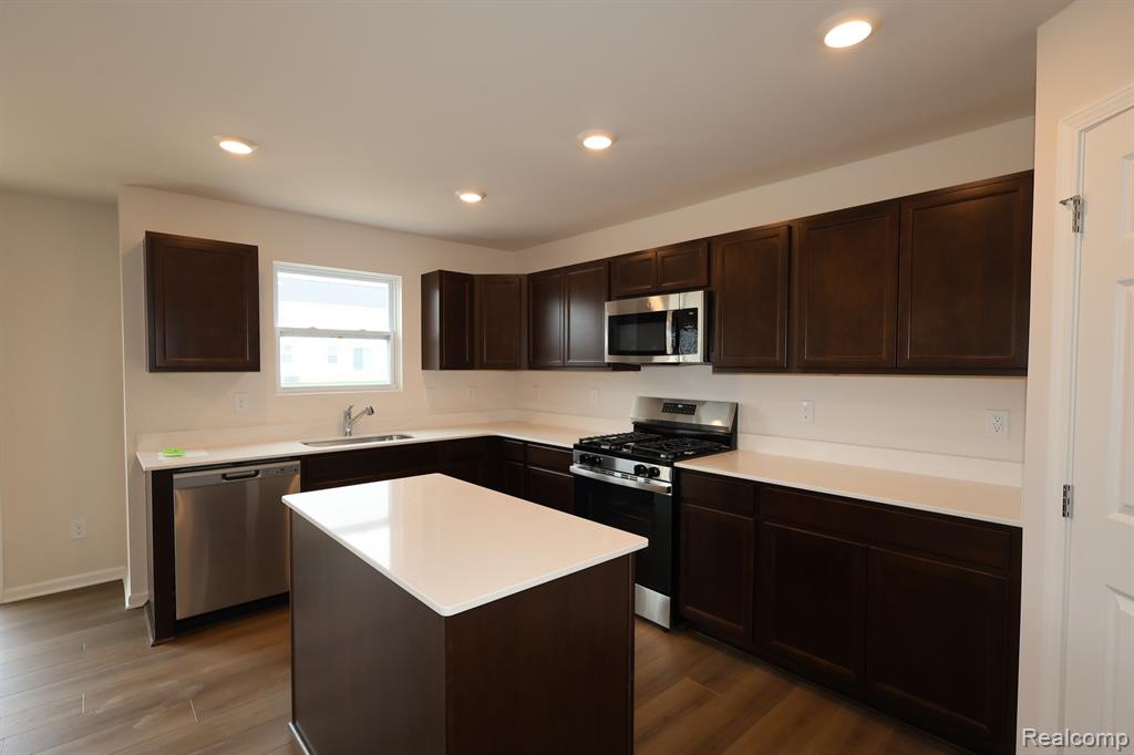 642 Harvest Way, Chelsea, MI 48118 — Photo 3
