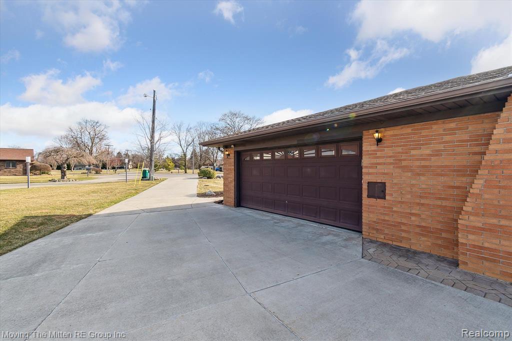 47853 N SHORE Drive, Van Buren, MI 48111 — Photo 46