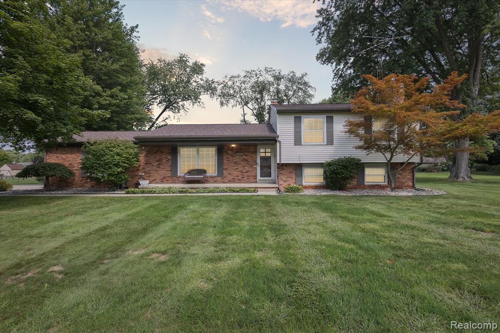 6233 Golfview Drive, Burton, MI 48509 — front exterior
