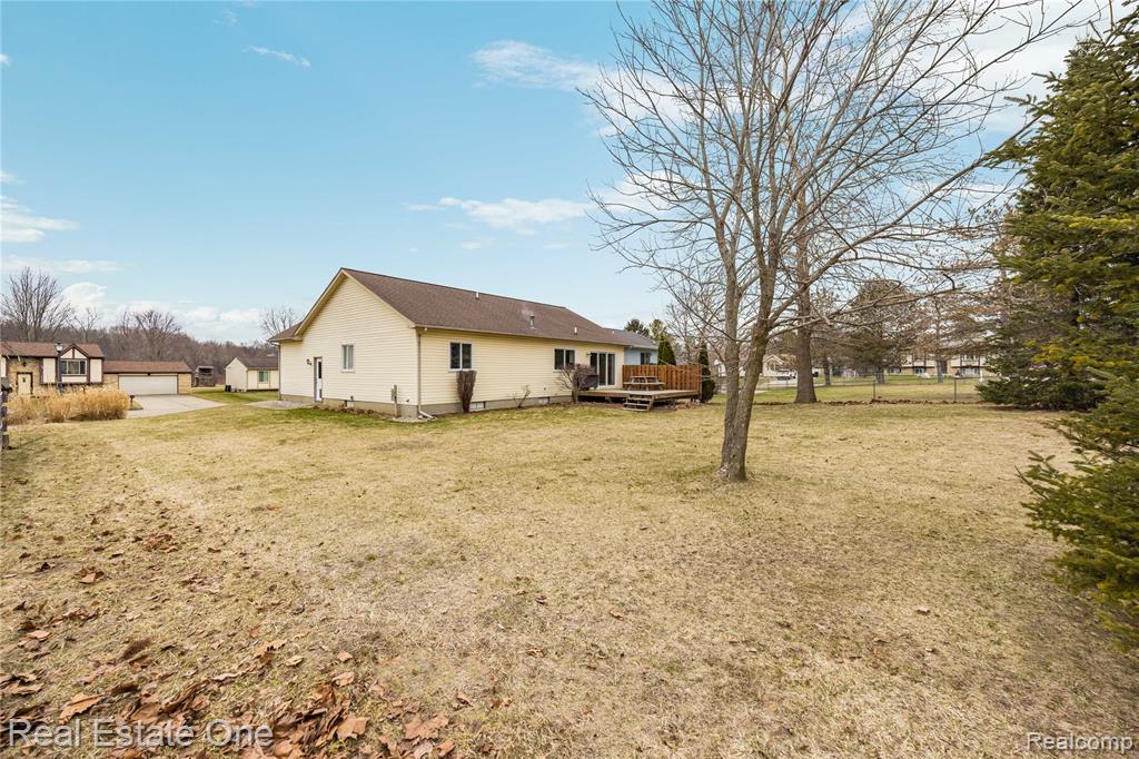 6335 Stonehearth Pass, Grand Blanc, MI 48439 — Photo 45