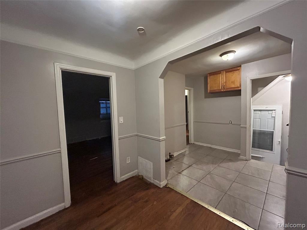 6718 Grandville Avenue, Detroit, MI 48228 — Photo 9