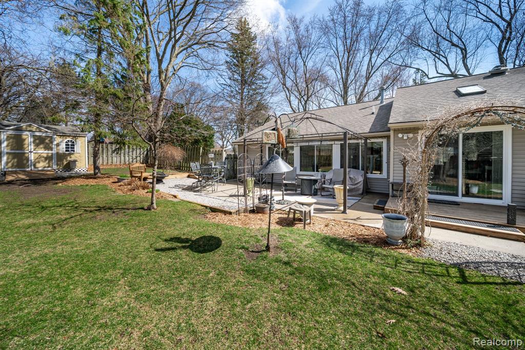 2941 Silverhill Drive, Waterford, MI 48329 — Photo 43