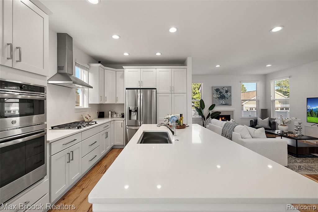 4260 Kent Road, Royal Oak, MI 48073 — Photo 11