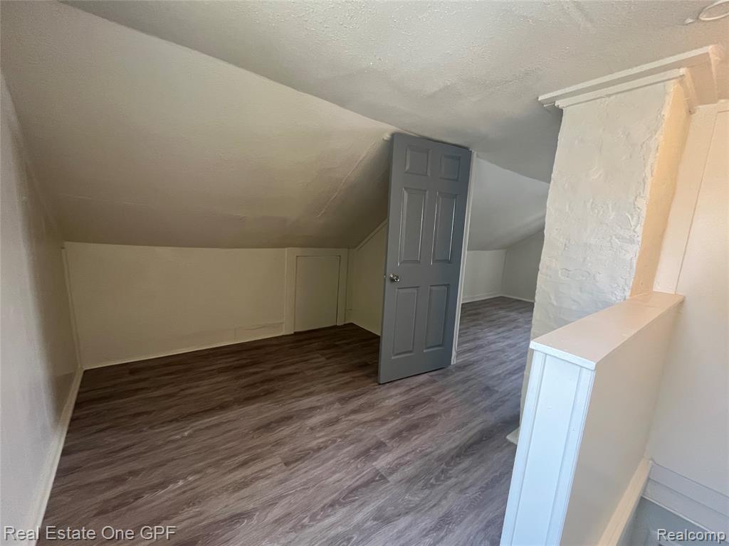 8679 CHALMERS Avenue, Warren, MI 48089 — Photo 13