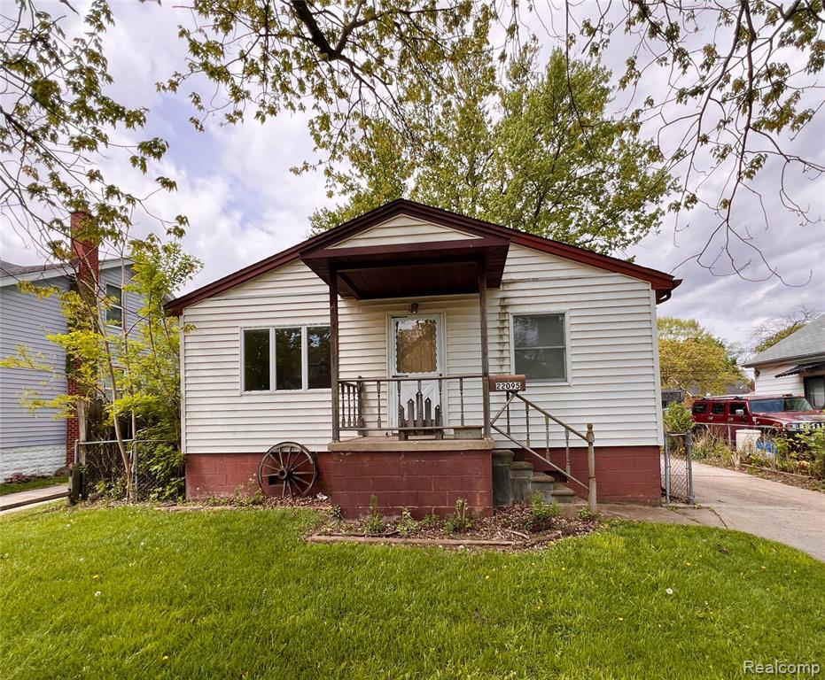 22095 Elmwood Avenue, Eastpointe, MI 48021 — front exterior