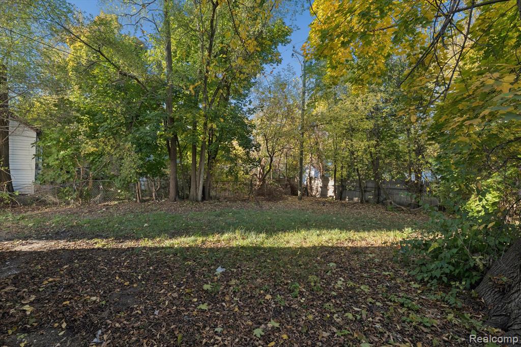 20107 Southfield Road, Detroit, MI 48235 — Photo 37