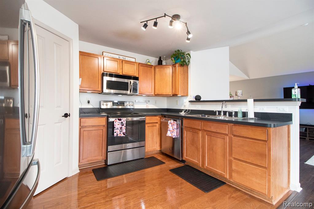 47935 Cardiff Avenue, Canton, MI 48188 — Photo 16