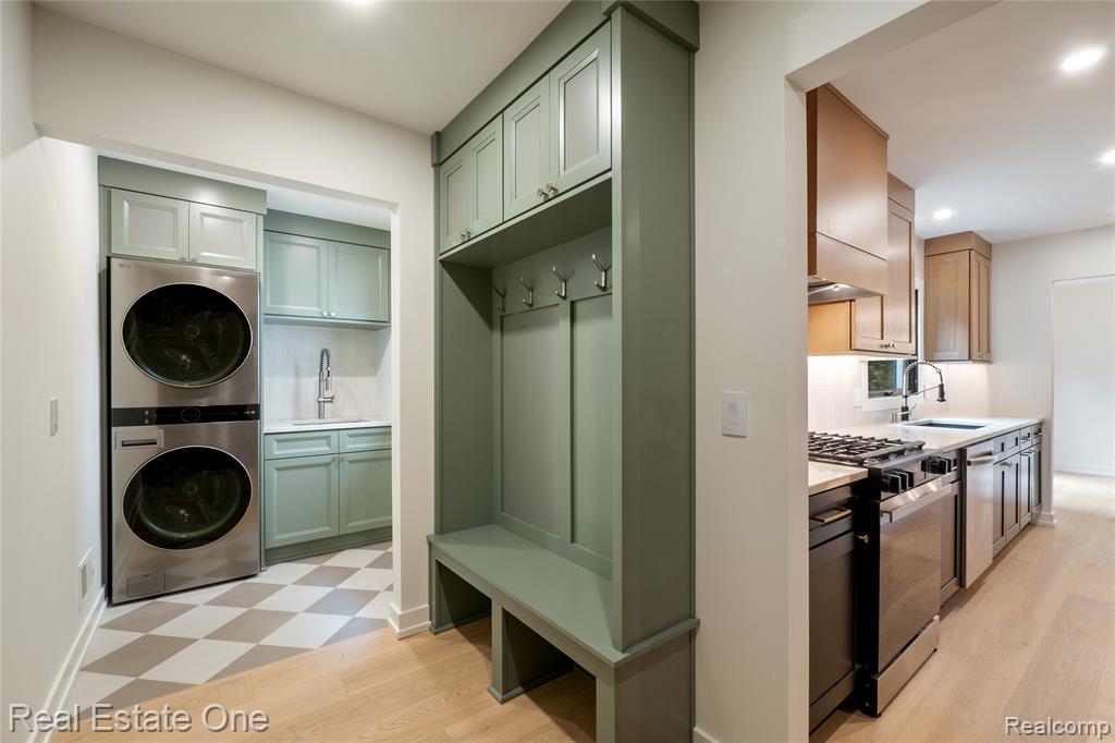 5584 N Adams Way, Bloomfield Hills, MI 48302 — Photo 25