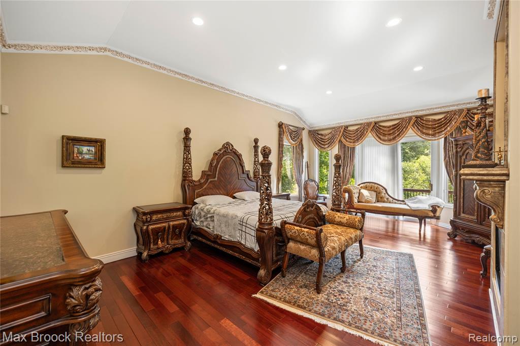 5679 Branford Drive, West Bloomfield, MI — Photo 27