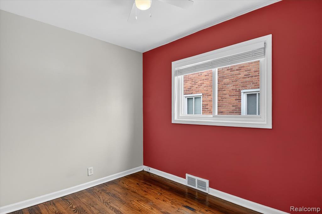 830 Mapleknoll Avenue, Madison Heights, MI 48071 — Photo 24