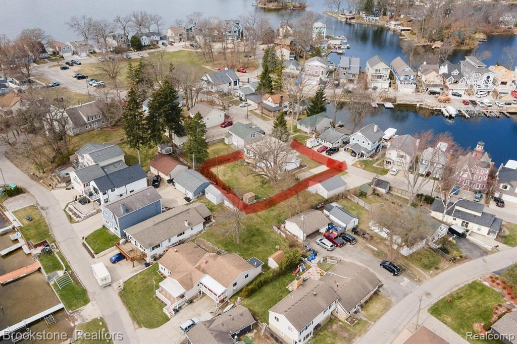 633 DETROIT Avenue, Lake Orion, MI 48362 — Photo 90