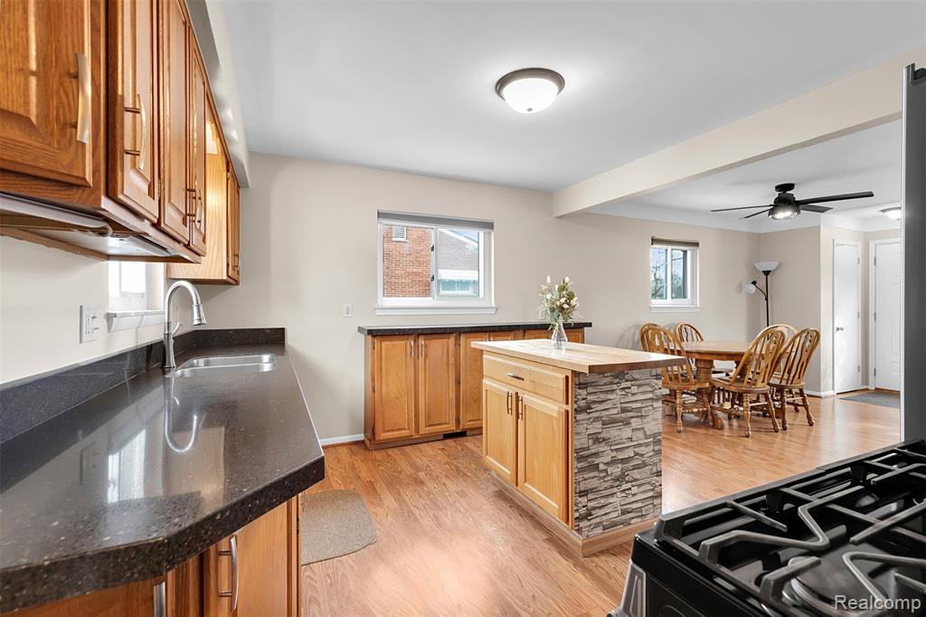 8731 N Hubbard Street, Westland, MI — Photo 9