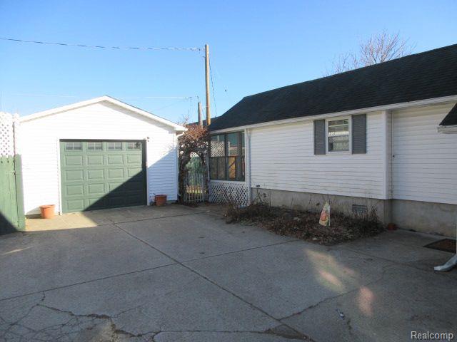 110 N 1ST Street, Holly, MI 48442 — Photo 2