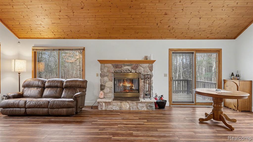 301 W Fike Road, Sanford, MI 48657 — Photo 2
