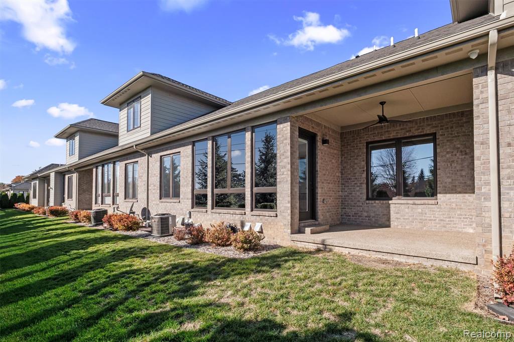 7507 Gramercy Circle Circle, West Bloomfield, MI — Photo 29