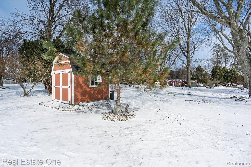 395 Wimpole Drive, Rochester Hills, MI 48309 — Photo 18