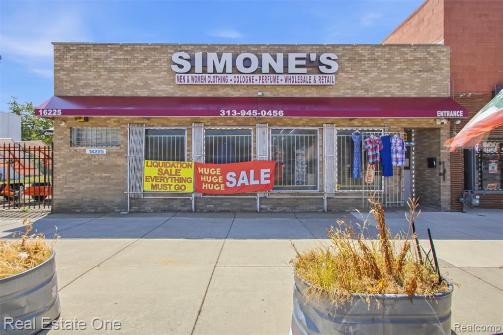 16225 W Warren Avenue, Detroit, MI 48228