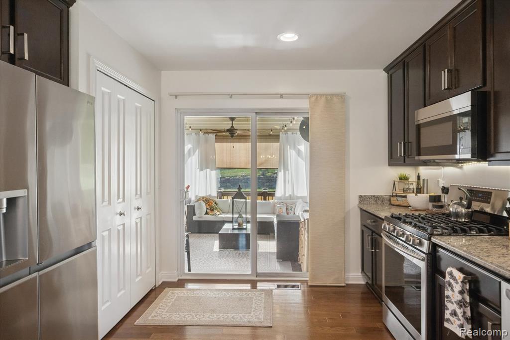 7799 Rampart Trail, Waterford, MI 48327 — Photo 13