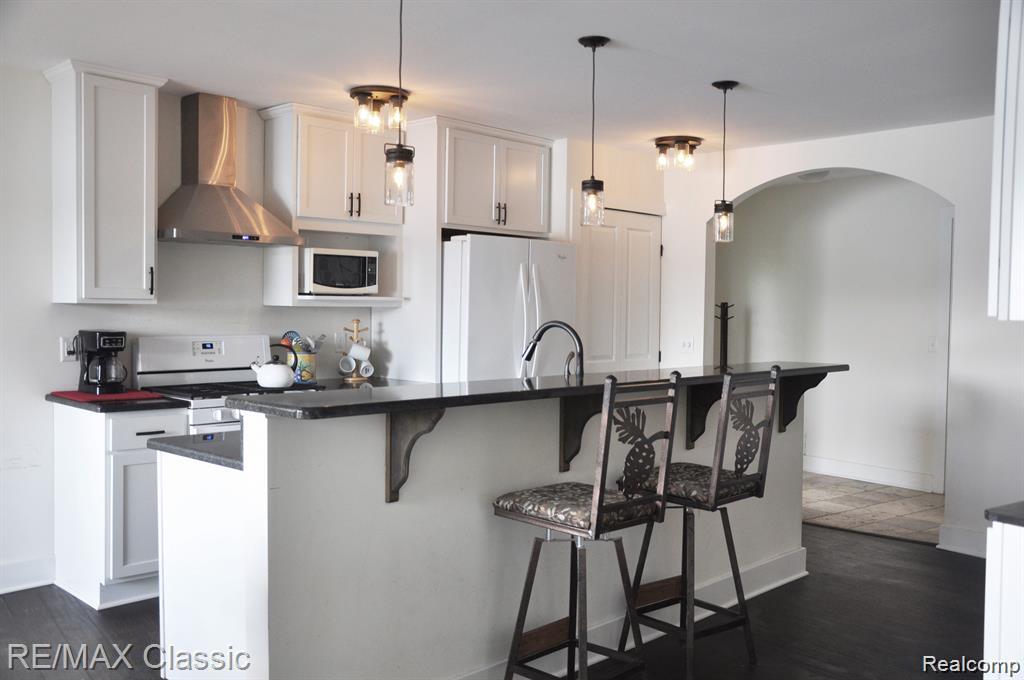 5050 Island Shore Drive, Pinckney, MI 48169 — Photo 11