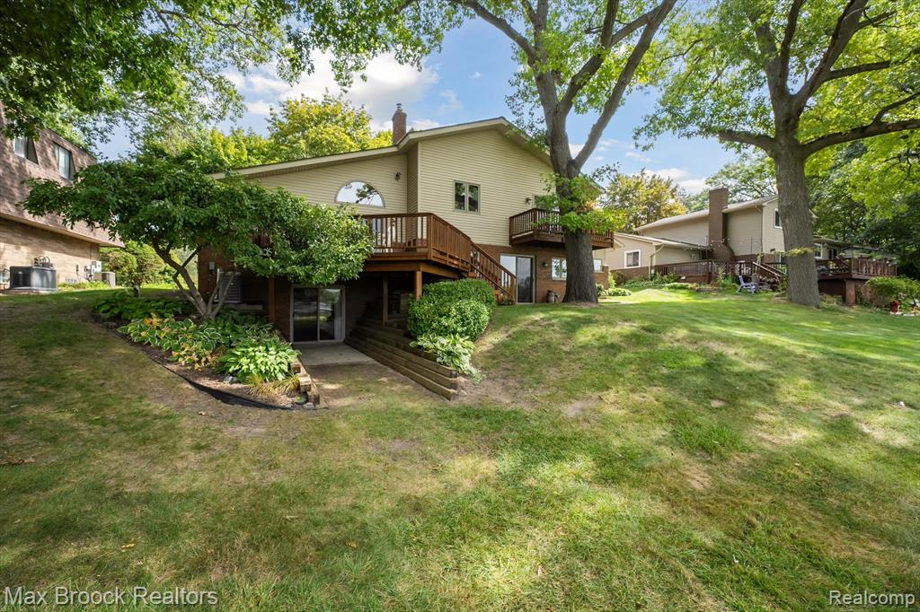 6026 Venice Drive, Commerce Twp, MI 48382 — Photo 37