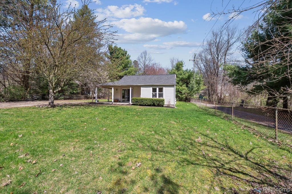 7847 HERBST Road, Brighton, MI 48114 — Photo 4