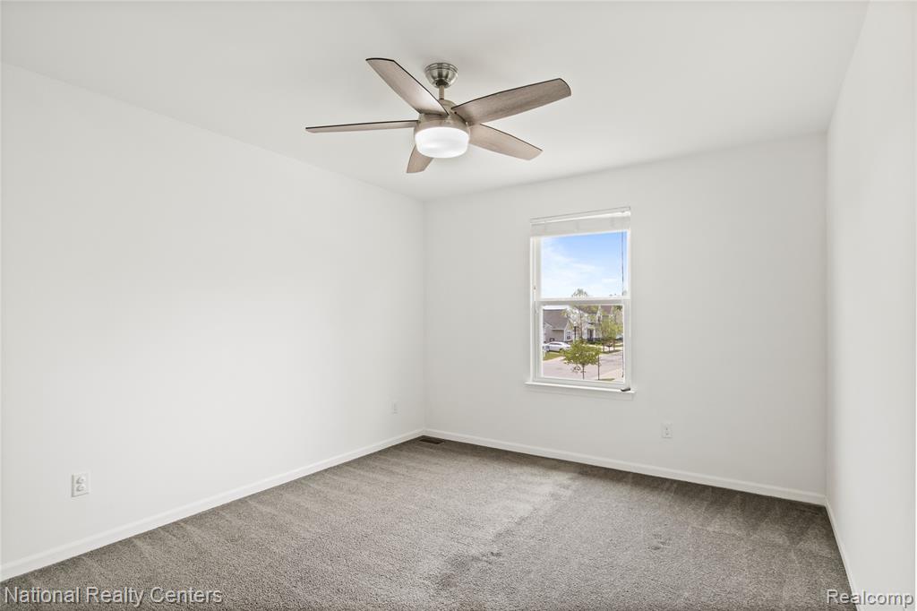451 Goodrich, Wixom, MI — Photo 19