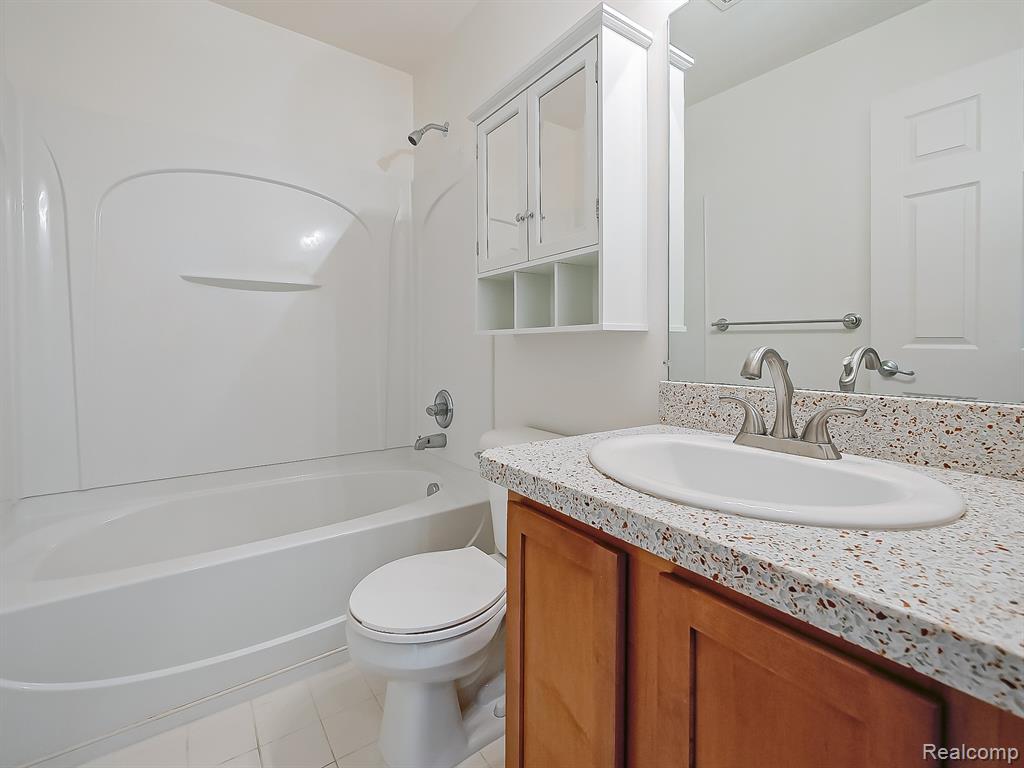 245 WRIGHT Street, Wixom, MI — Photo 24