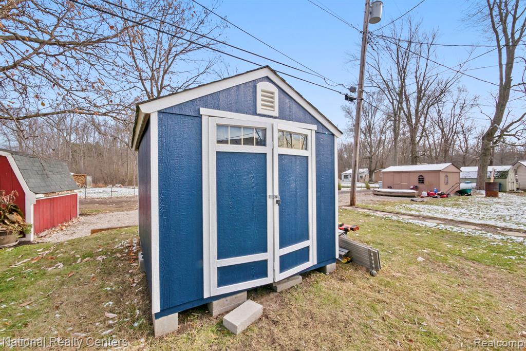 12123 Kirby Lane, South Lyon, MI 48178 — Photo 13