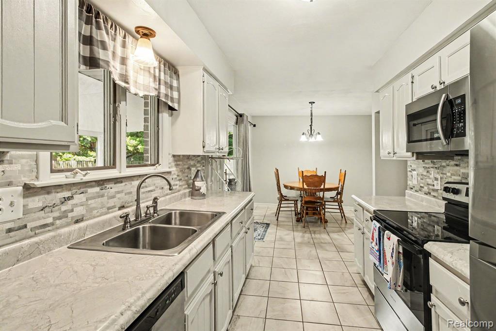 4786 E Allen Road, Webberville, MI 48892 — Photo 9