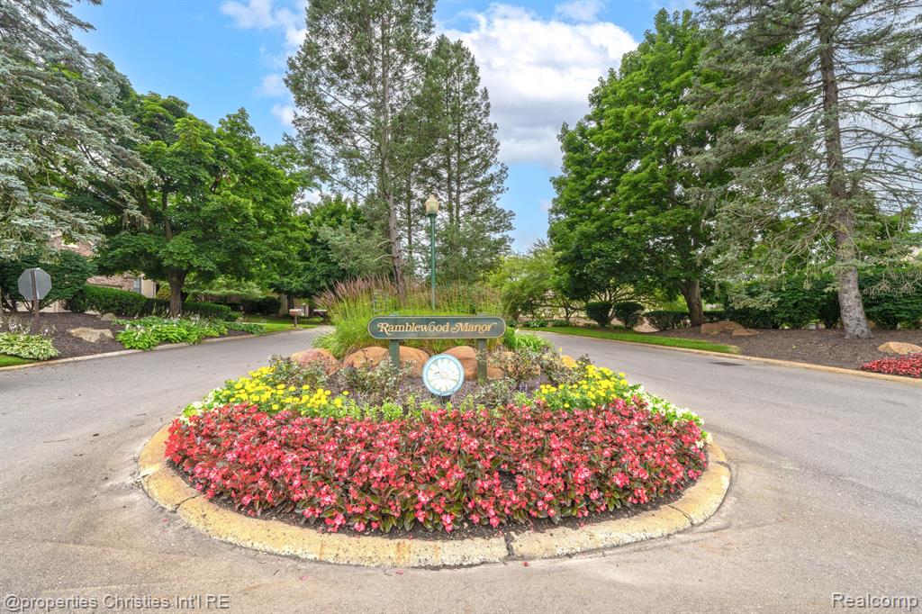 36972 Dartmoor Drive, Farmington Hills, MI 48331 — Photo 3