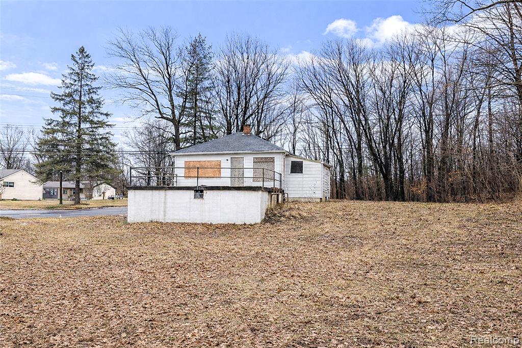 816 S SCHUMAN Street, Westland, MI 48186 — Photo 8