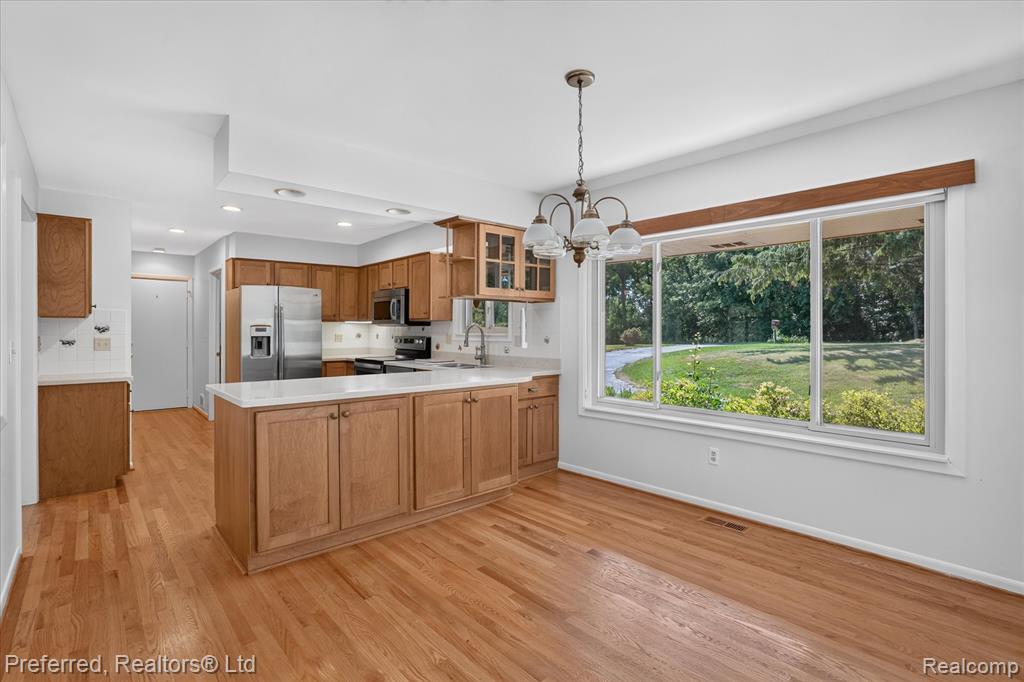 5524 Lawrence Court, Pinckney, MI 48169 — Photo 14